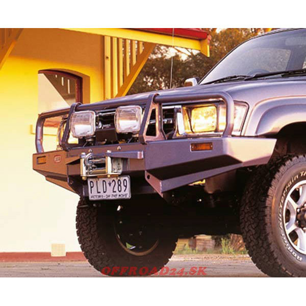 ARB Commercial Bull Bars Toyota Hi-Lux from 02″ to 05″ (with fenders)